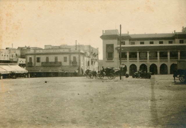 Place du Commerce vers 1920.jpg