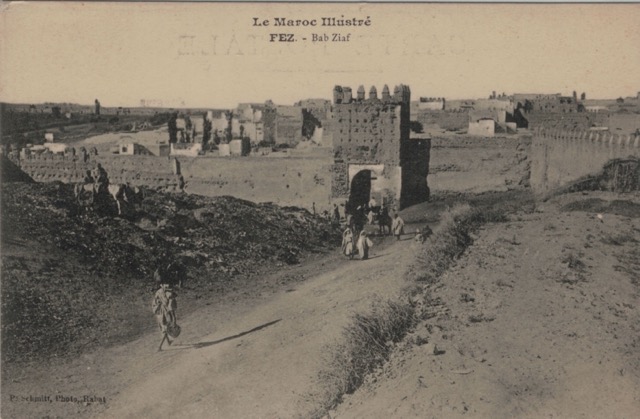 Porte du Mellah Bab Ziaf vers 1920.jpg