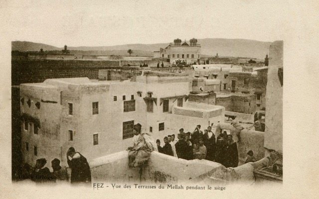 Terrasses du Mellah pendant le siiège 1912.jpg