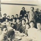 Em Habanim 1930d repas pauvres.jpg