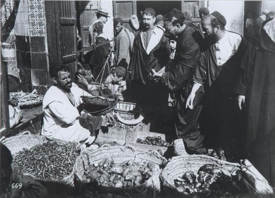 Marchand de légumes 1920.jpg